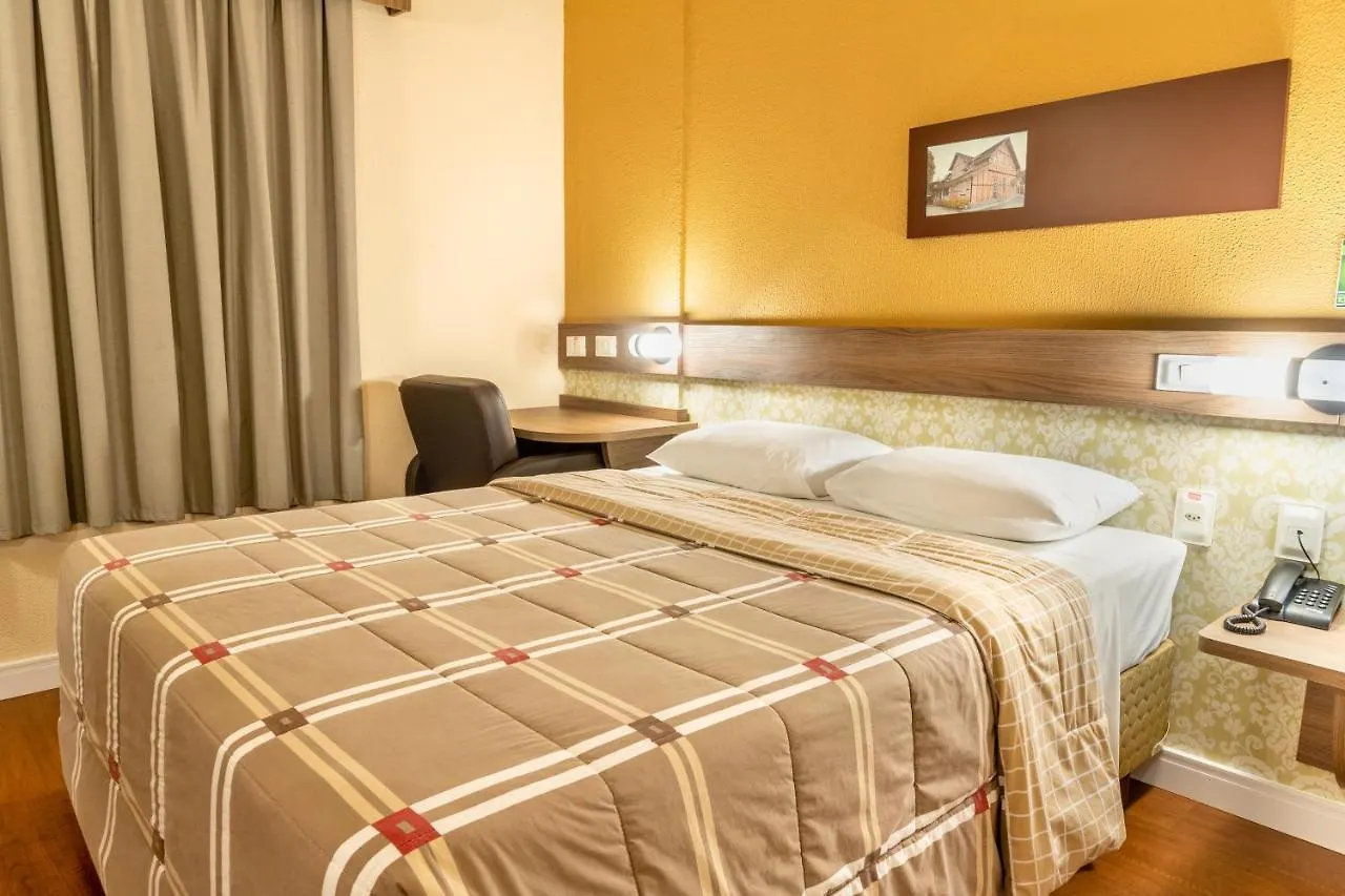 Hotel 10 Blumenau